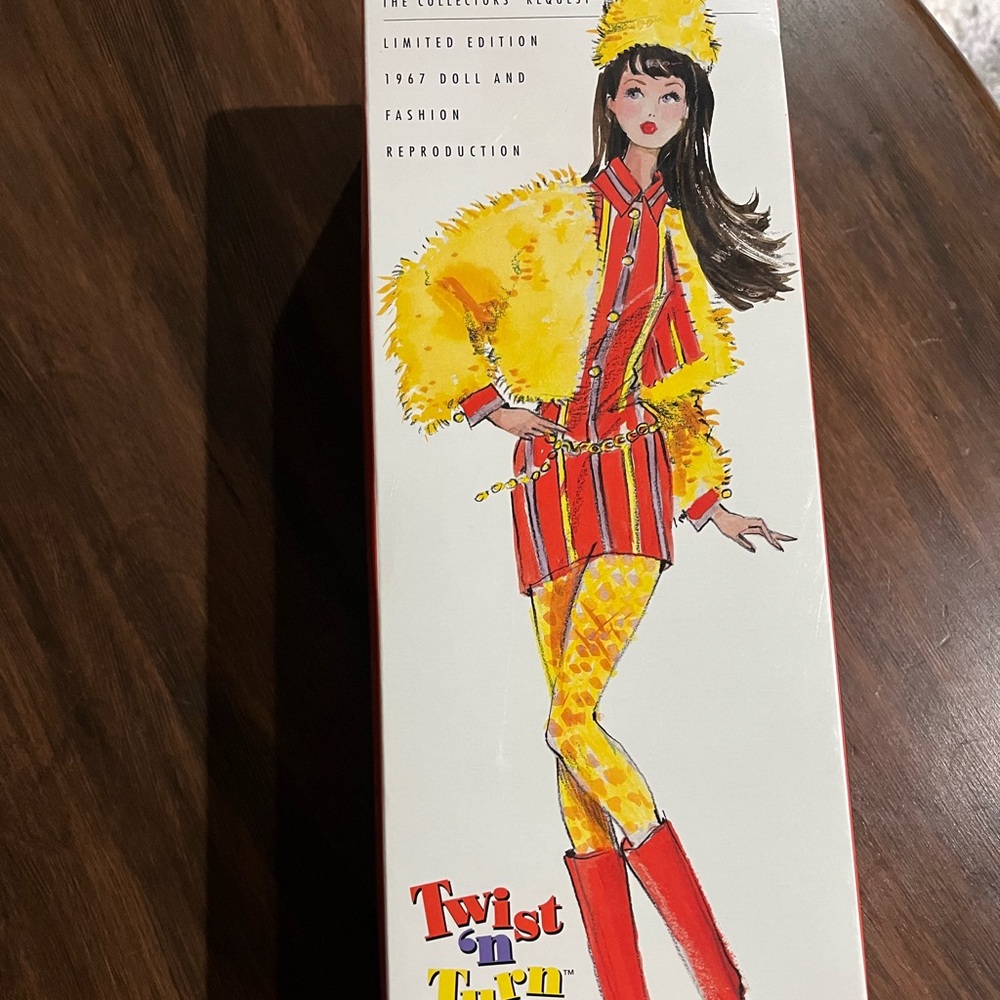 Vintage 1967 Twist N Turn Barbie Retro Style 1997 Edition Original Box/Stand NIB